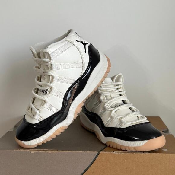 Nike Air Jordan 11 Retro ‘Neapolitan Brown’ Kids Sneakers- SZ 1.5 Y - Picture 2 of 13
